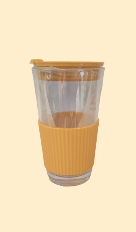 ماگ شیشه‌ای دور سیلیکونی درب‌دار زرد 000295 - 0