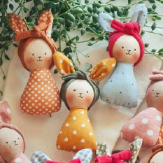 جاکلیدی‌ عروسک نقلی خرگوش ترنج